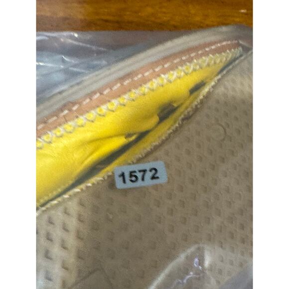 Lemon lime leather flat in great condition size 41 euro - Picture 7 of 7